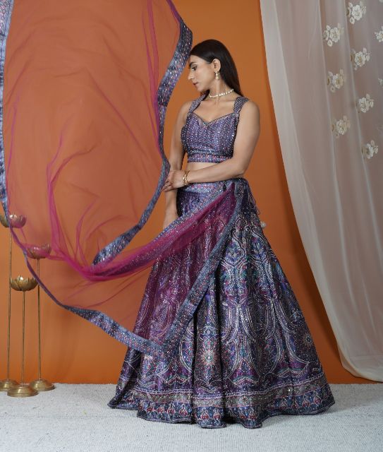 Bridal Lehenga Photoshoot Ideas | Bridal Photoshoot | Lehenga Photoshoot |  Trending Bridal Poses | Bride photoshoot, Bride photography poses, Indian  bridal photos